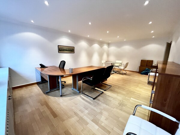 Büro 1 I