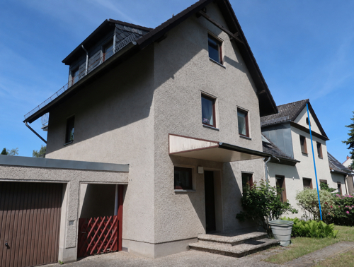 Hausansicht mit Teilungslinie