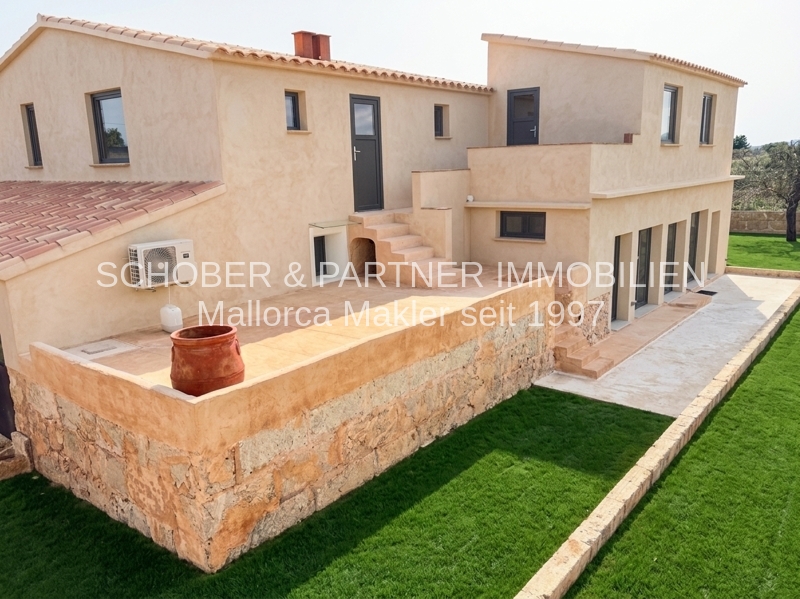 Finca mit Perspektive – sofort beziehbares EG mit top sanierten Design und weitere Ausbauvarianten