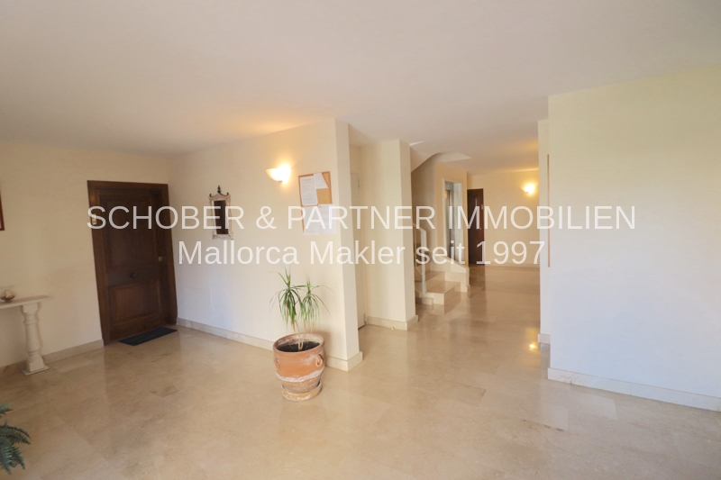 Lebensfreude trifft Qualität - Wohnung mit direktem Zugang zum Pool von der Privat-Terrasse — Foto 17