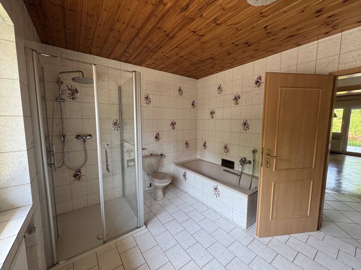 Badezimmer EG