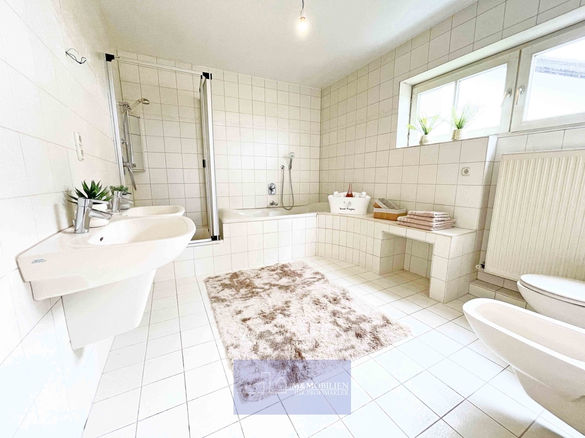 MASTERBADEZIMMER