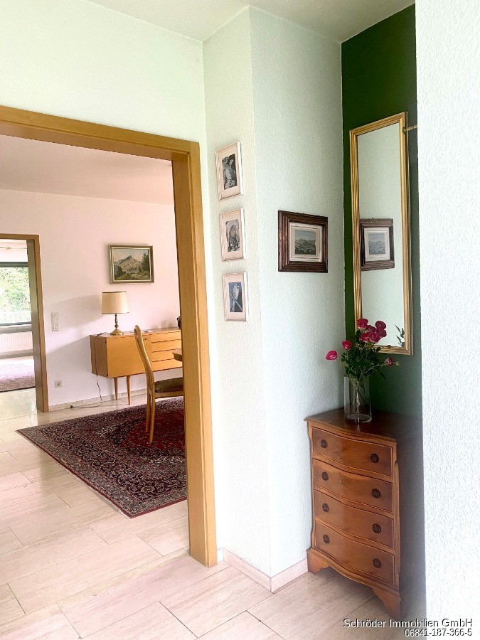 Blick von Flur in das Esszimmer