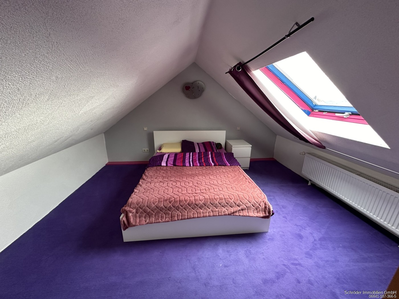 Schlafzimmer DG