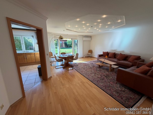 Wohn- & Esszimmer1