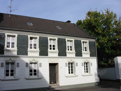 105-0561_IMG