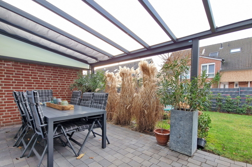 überdachte Terrasse