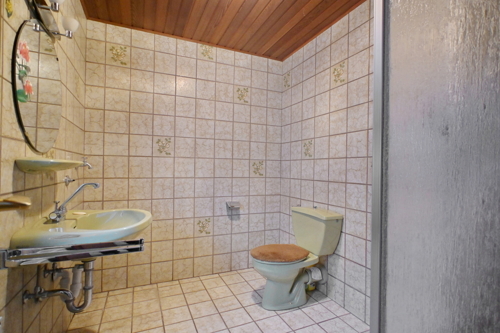 Badezimmer EG