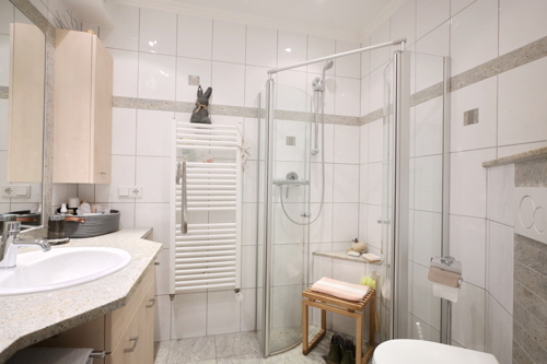 Badezimmer EG