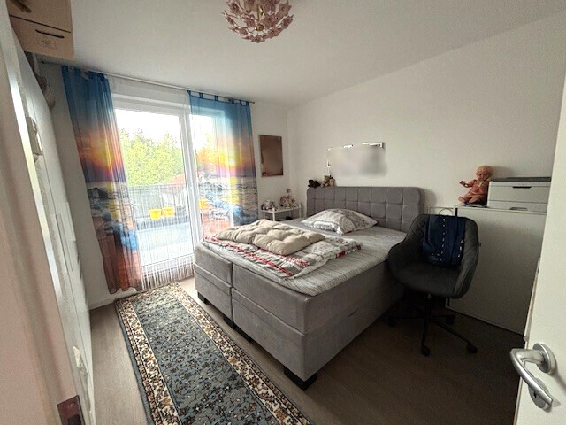 Schlafzimmer m. Zugang Terrasse