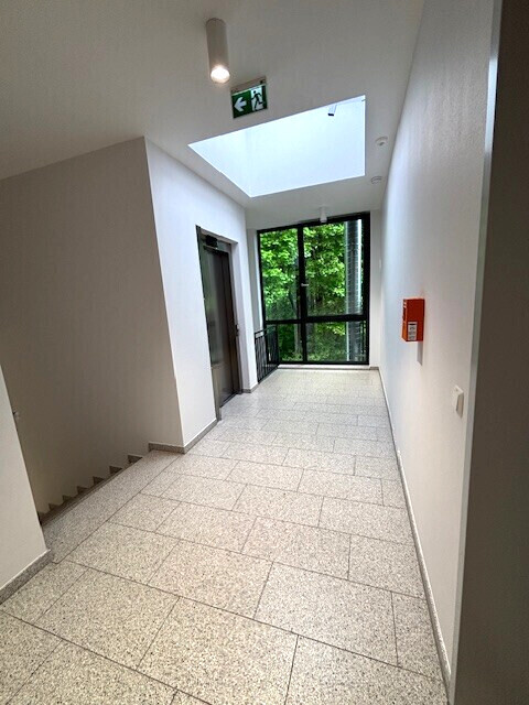Treppenhaus 2.OG - Aufzug