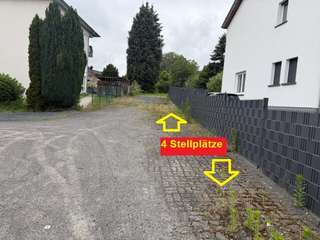 4 Stellplätze am Zaun
