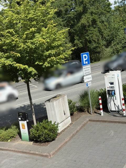 E-Ladestation vor der Tür