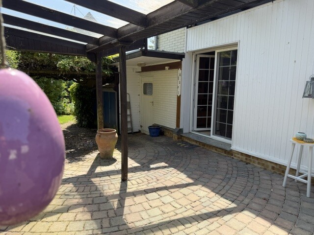 Terrasse Garagenseite
