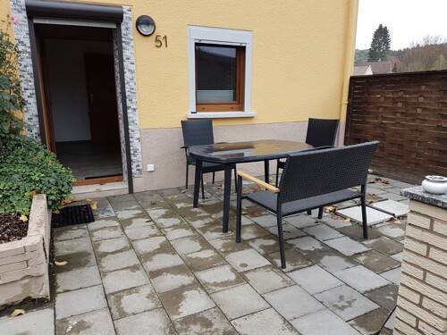 Eingang u. Terrasse