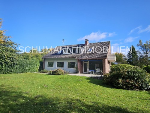 Kompaktes Haus mit großem, pflegeleichten Grundstück