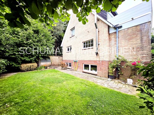 Giebelansicht mit Balkon (2)