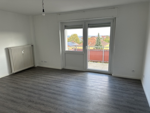 Wohnzimmer mir Balkon