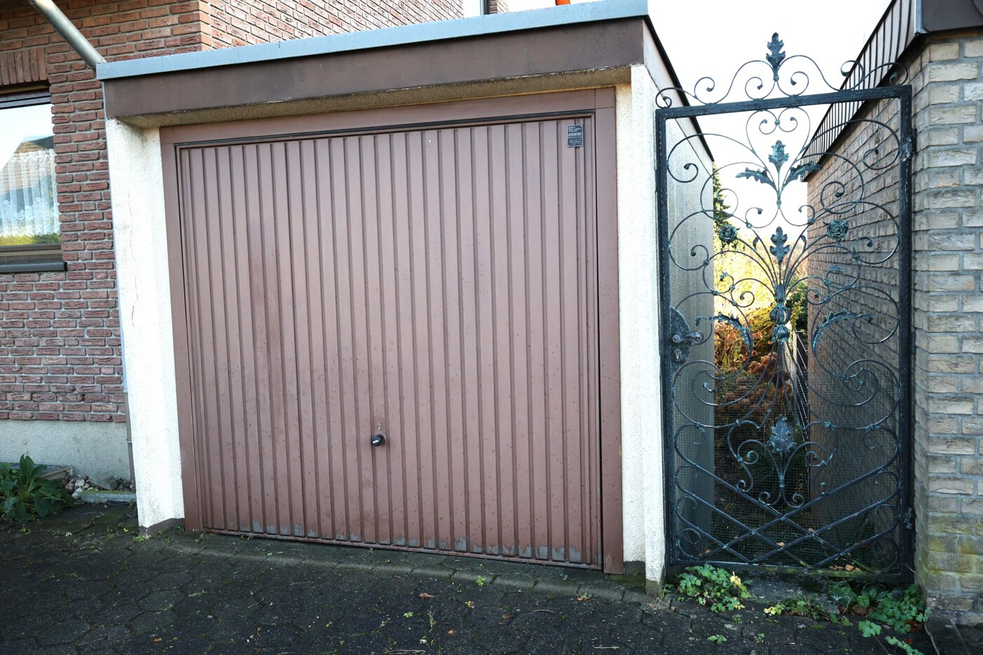 Garage mit Gartentor