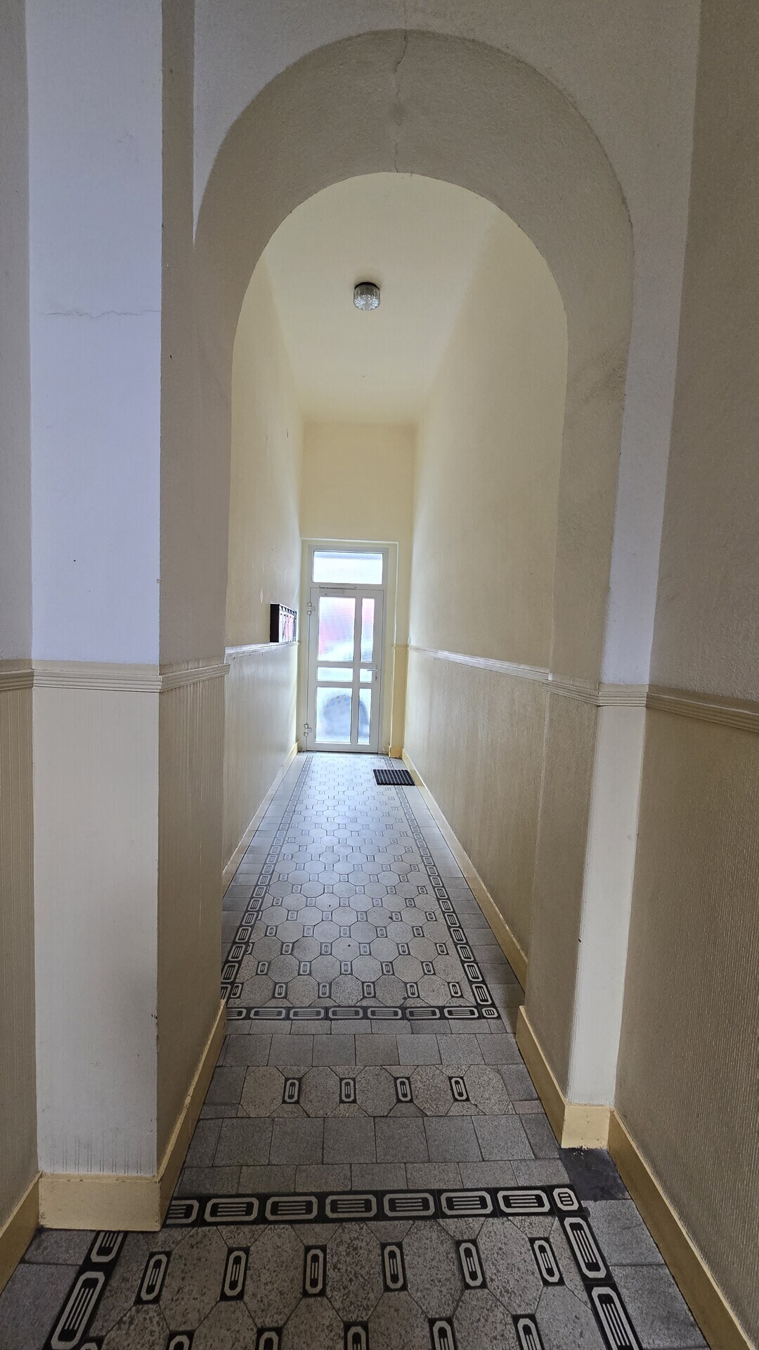 Flur mit Hauseingang