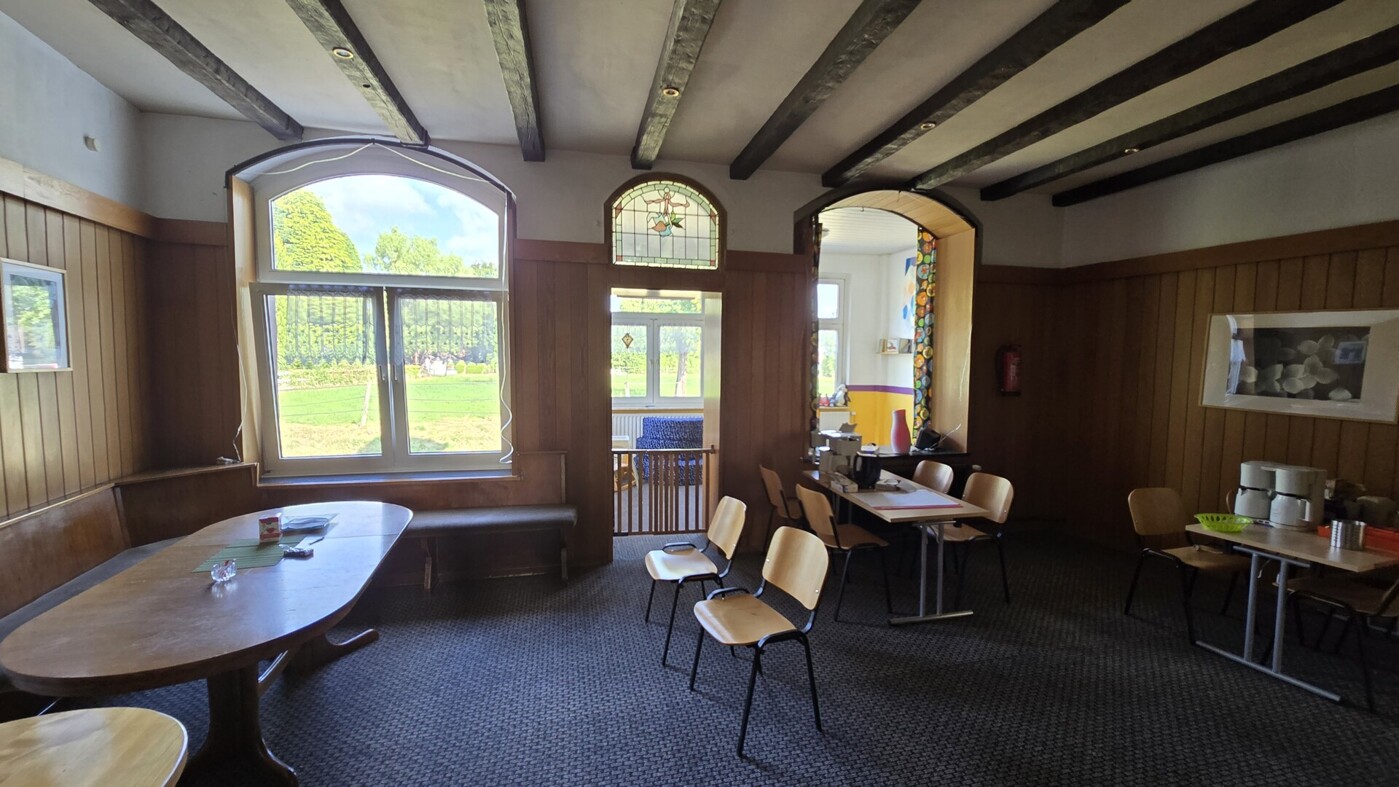 Haupthaus Esszimmer b