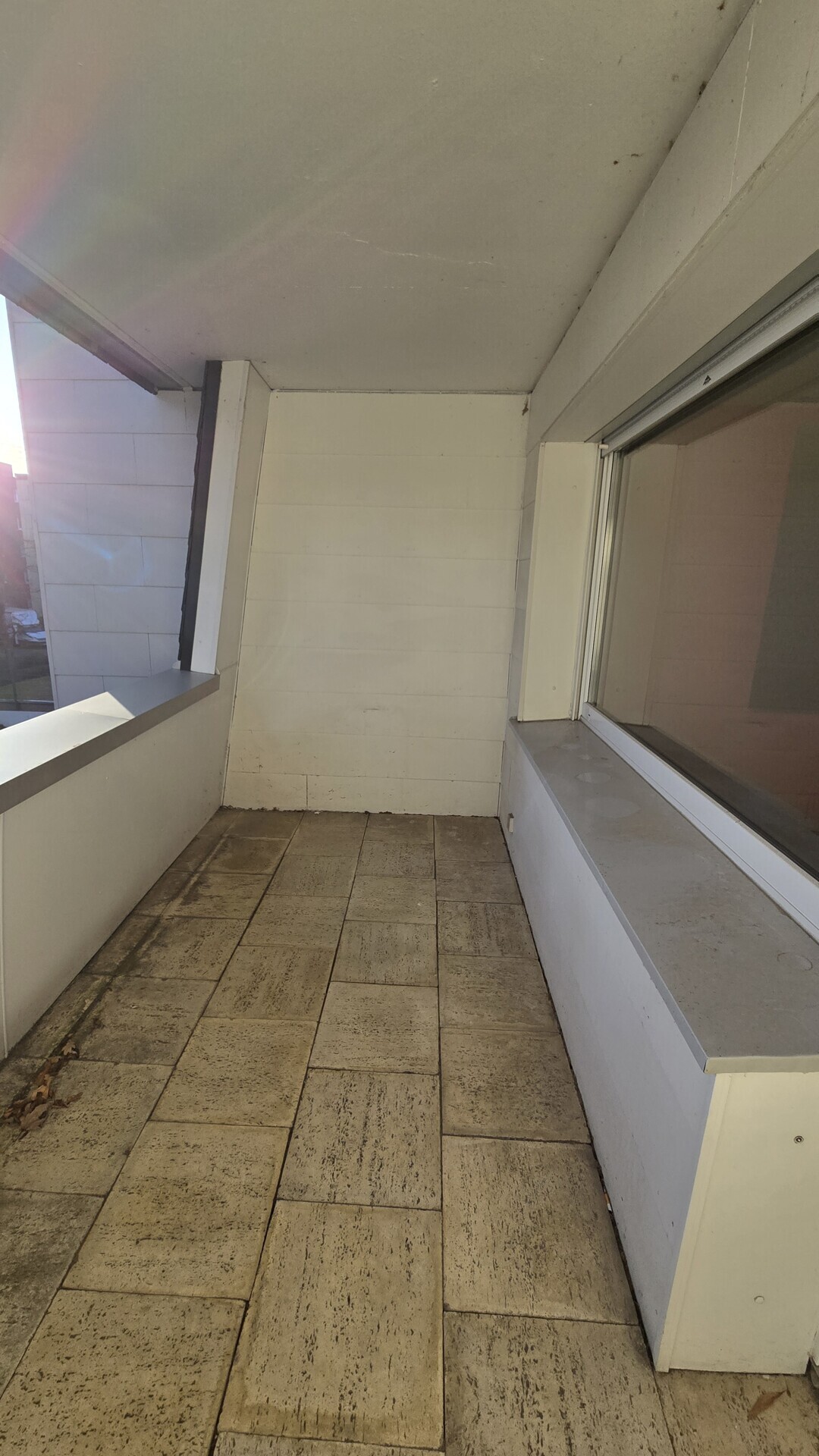 Loggia b
