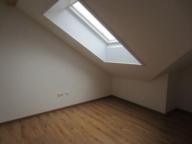 4-Zimmerwohnung mit Balkon auf 2 Ebenen im KfW 55 Standard - Foto 1