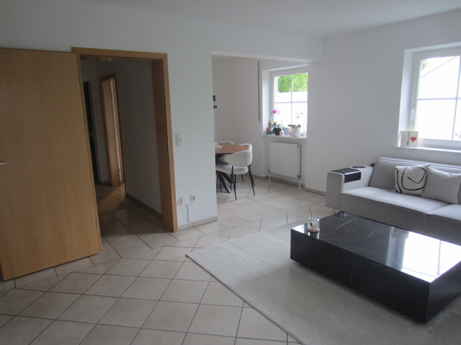 Schönes Reiheneckhaus mit schönen Garten und 3 Stellplätzen - Foto 3