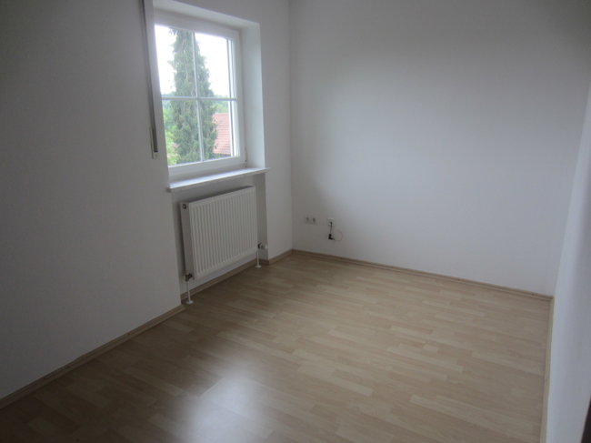 Schönes Reiheneckhaus mit schönen Garten und 3 Stellplätzen - Foto 5