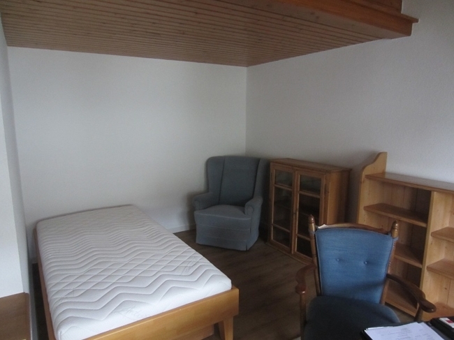 Möbliertes Appartement mit Balkon und Einbauküche sehr ruhig gelegen in Gröbenzell - Foto 2