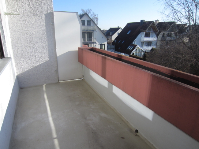 Renoviertes Appartement voll möbliert und großem Balkon absolut ruhige Lage - Foto 5