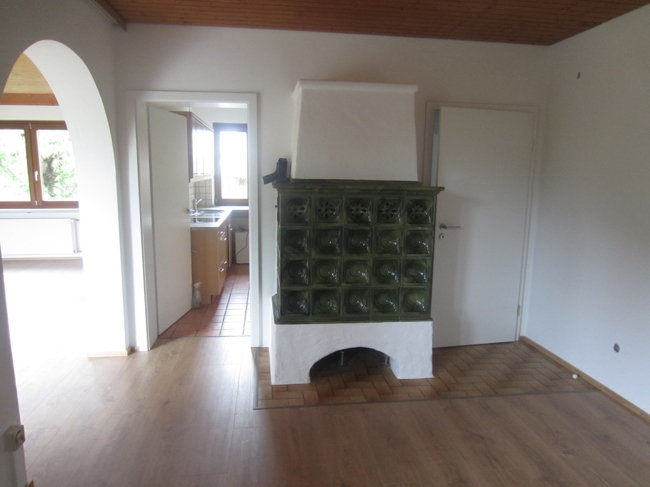 Ruhig gelegenes Haus mit großem Garten zwei abgeschlossene Wohnungen in Hanglage - Photo 2