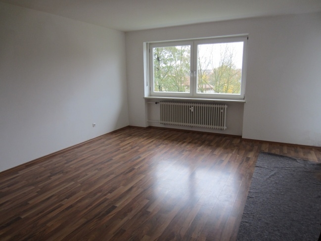Große 4-Zimmerwohnung mit Balkon - Photo 1