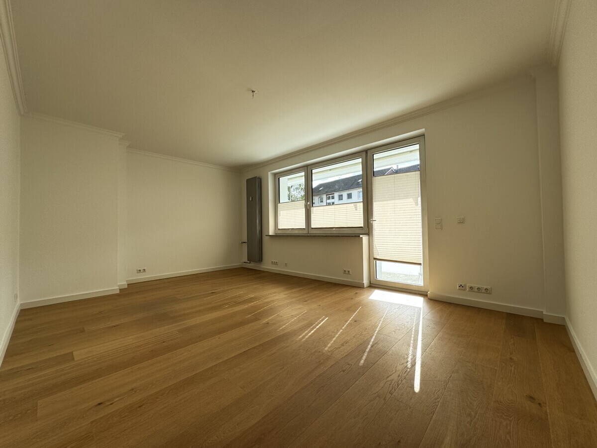 ... Zugang zum sonnigen Balkon