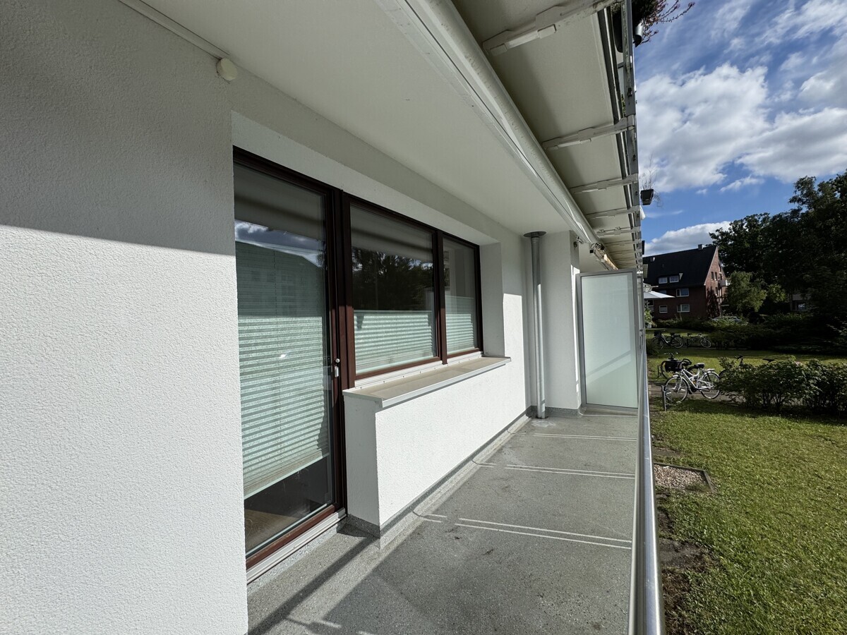 ... mit elektrisch betriebener Markise