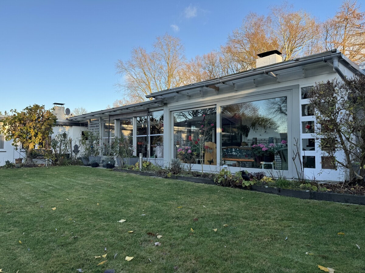 Große, überdachte Terrasse