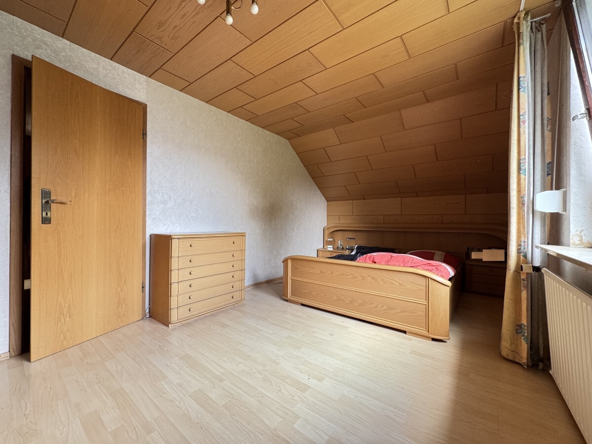 Großzügiges Schlafzimmer
