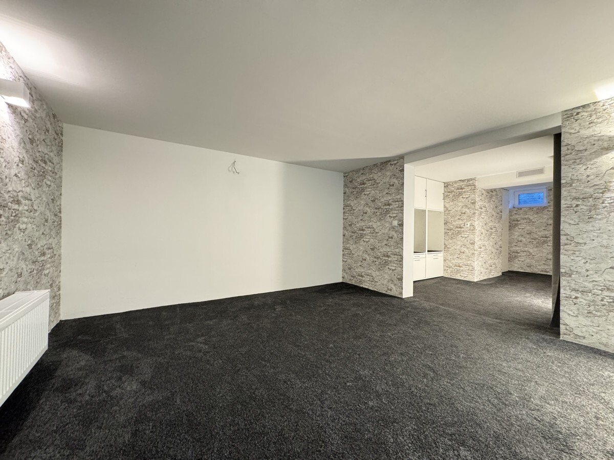 Wohlich ausgebauter Keller