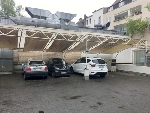 Überdachter Außenstellplatz