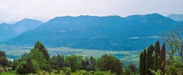Blick ins Rosental und Landesgrenze zu Slowenien conv