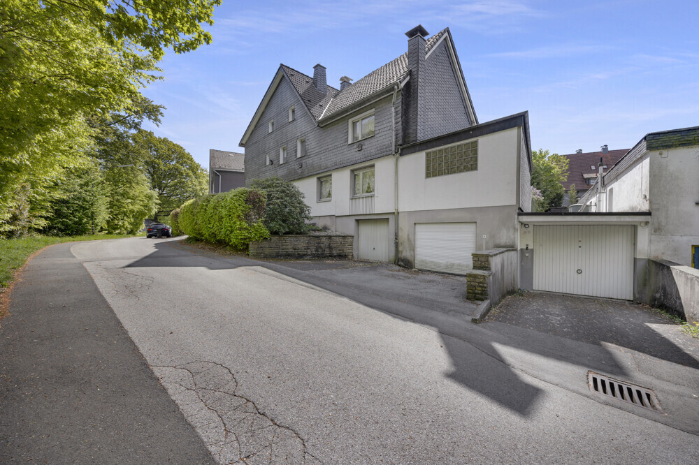 Dreifamilienhaus in ruhiger Stadtrandlage auf einem Erbbaurechtgrundstück