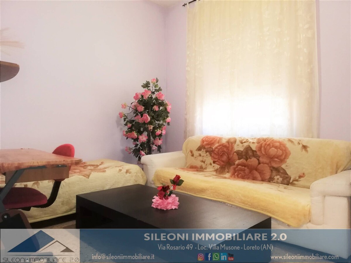 CASA SINGOLA CON CORTE RECINTATA — foto 5