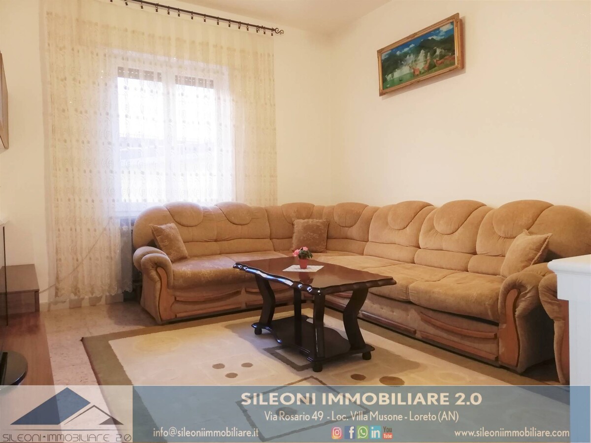 CASA SINGOLA CON CORTE RECINTATA — foto 4