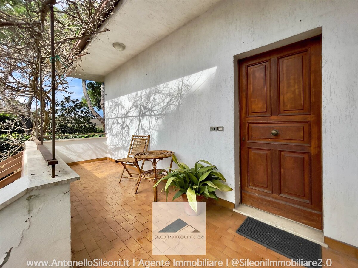 VILLINO A SCHIERA CON AMPIO GIARIDNO VISTA MARE — foto 40