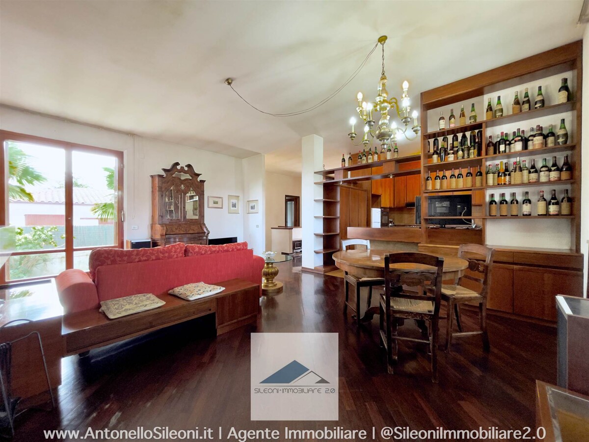 VILLINO A SCHIERA CON AMPIO GIARIDNO VISTA MARE — foto 7