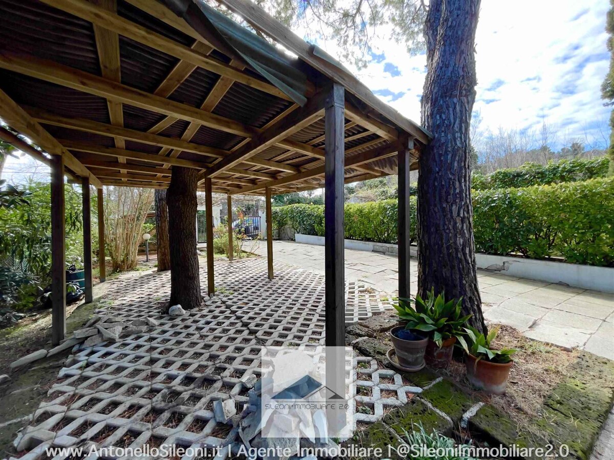 VILLINO A SCHIERA CON AMPIO GIARIDNO VISTA MARE — foto 32