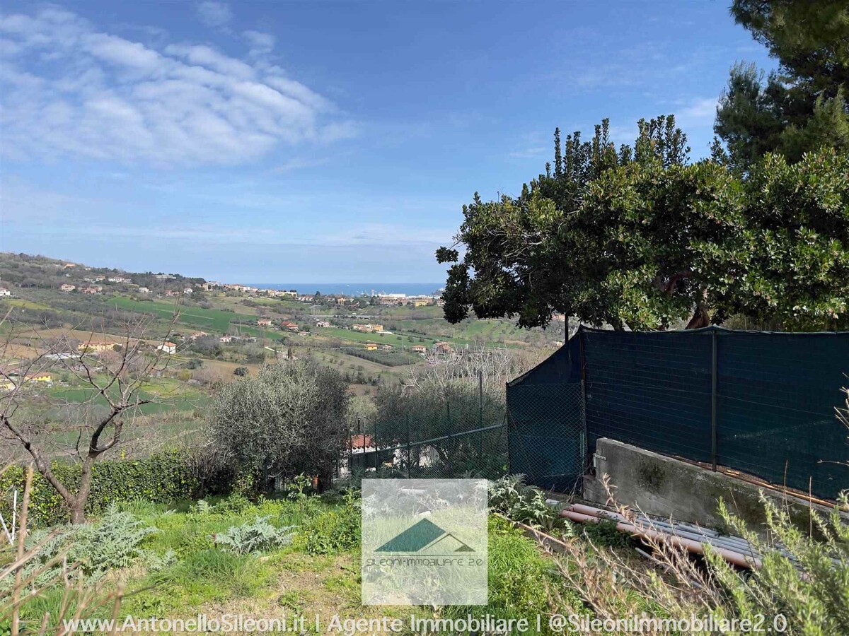 VILLINO A SCHIERA CON AMPIO GIARIDNO VISTA MARE — foto 44