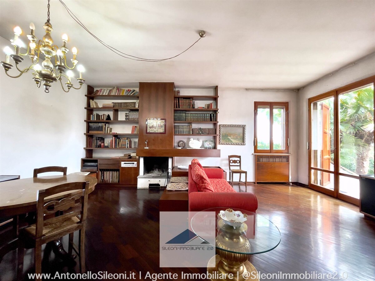 VILLINO A SCHIERA CON AMPIO GIARIDNO VISTA MARE — foto 6