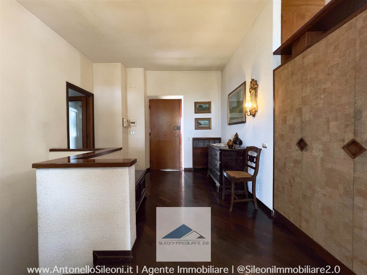 VILLINO A SCHIERA CON AMPIO GIARIDNO VISTA MARE — foto 8