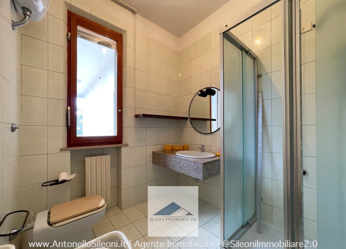 VILLINO A SCHIERA CON AMPIO GIARIDNO VISTA MARE — foto 17